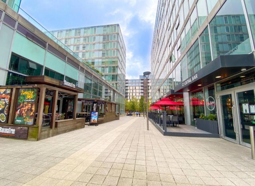 Penthouse Hub Apartment In Central Mk With Juliet Balcony, Smart Tv And Free Parking By Yoko Property Milton Keynes Buitenkant foto